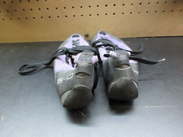 Load image into Gallery viewer, Used 5.10 Stealth Climbing Shoes - Size 11
