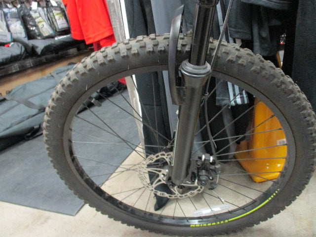 Load image into Gallery viewer, Used Mongoose Excursion 20&quot; 21 Speed Kids Mountain Bike
