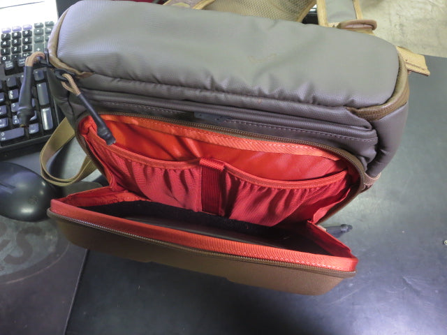 Load image into Gallery viewer, Used Simms Headwaters Fly Fishing Chest Pack with Hydration Bladder Pocket
