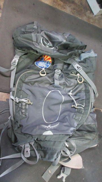 Load image into Gallery viewer, Used Osprey Atmos 65 Backpack Size Small
