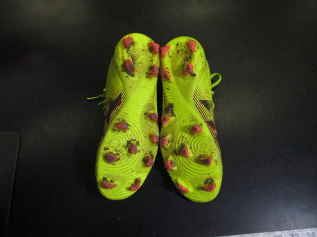Load image into Gallery viewer, Used Puma Future 8 Play Firm Ground Soccer Cleats Size 7
