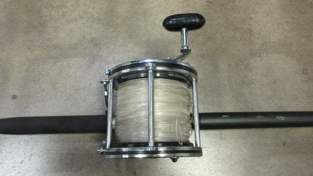 Load image into Gallery viewer, Used Penn Senator Deep Sea Fishing 6&#39;6&quot; Fishing Pole &amp; Reel
