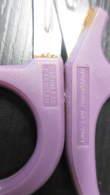 Load image into Gallery viewer, Used Purple Autoclavable Scissors - small rust
