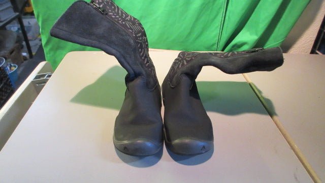 Load image into Gallery viewer, Used Keen Moxie Tall Waterproof Youth Size 1Y Boots
