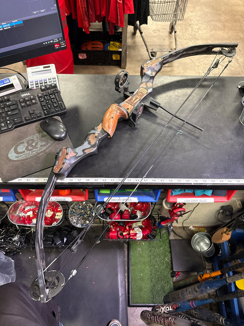 Load image into Gallery viewer, Used Martin Archery Tiger Right Hand Compound Bow

