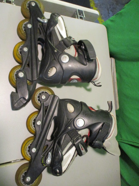Load image into Gallery viewer, Used BladeRunner Abec 1 Adjustable Youth In-line Skates
