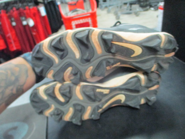 Load image into Gallery viewer, Used Nike Vapor Ultrafly 3 Size 7.5 Cleats
