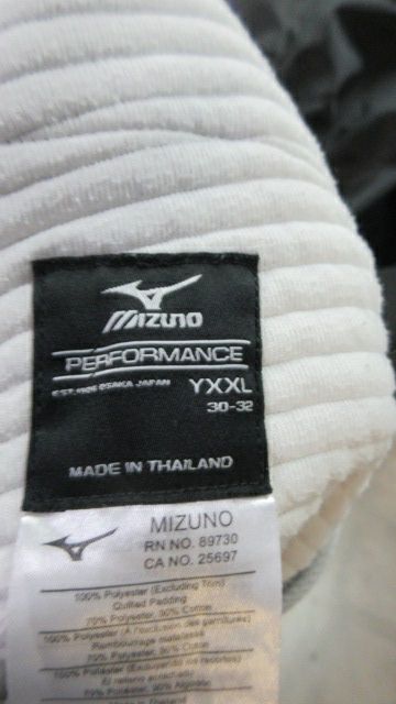 Load image into Gallery viewer, Used Mizuno Eleastic Bottoms Baseball Pants Size YXXL (30-32) Gray
