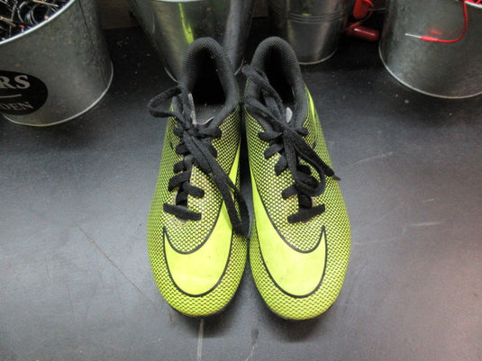 Used Nike Bravata II Soccer Cleats - Size Youth 1