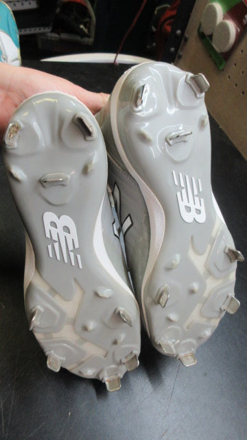 Load image into Gallery viewer, Used New Balance Men's 4040v5 Low Metal Baseball Cleats - Size 6.5

