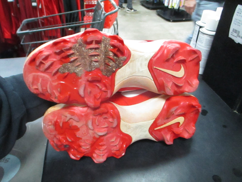 Load image into Gallery viewer, Used Nike Trout Youth Size 4 Cleats
