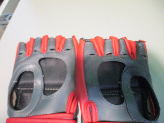 Used UFC Size S/M Sparing Gloves