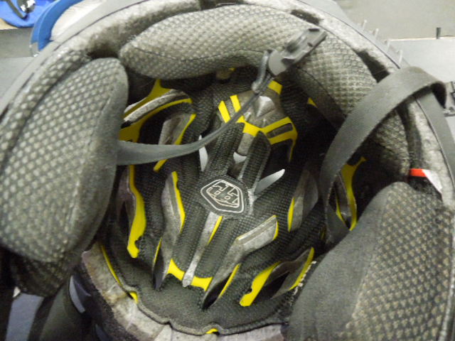 Load image into Gallery viewer, Used Troy Lee Designs Stage Enduro Race Bicyle Helmet in Stealth Midnight
