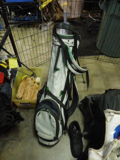 Used Sun Mountain Golf Stand Bag in Green