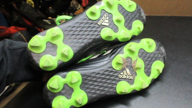 Load image into Gallery viewer, Used Adidas Nemesis Soccer Shoes - Size 3
