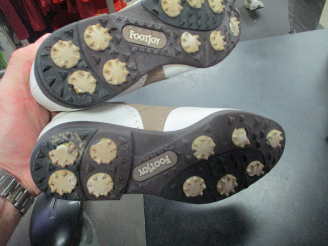 Load image into Gallery viewer, Used Foot Joy Size 5 Golf Shoes
