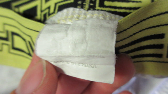 Load image into Gallery viewer, Used Youper Sliding Shorts Youth Medium - White
