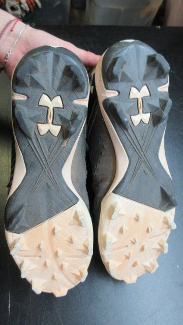 Load image into Gallery viewer, Used Under Armour Leadoff Baseball Cleats - Size 8
