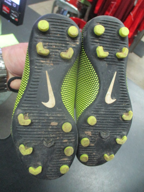 Load image into Gallery viewer, Used Nike 11 c Soccer Shoes Yellow
