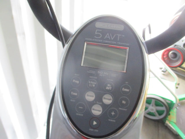 Load image into Gallery viewer, Used 3G Cardio 5 AVT Vibration Plate
