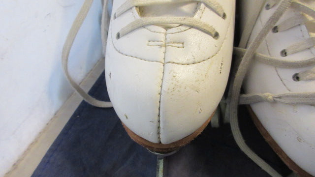 Load image into Gallery viewer, Used Jackson Elle Ice Skates Adult Size 8B - small wear
