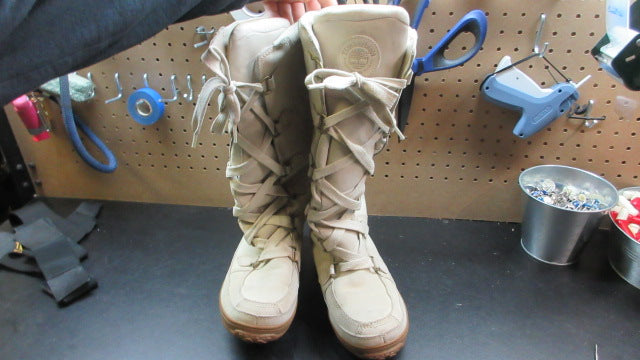 Load image into Gallery viewer, Used Timberland Mukluk Winter Boots - Size 8
