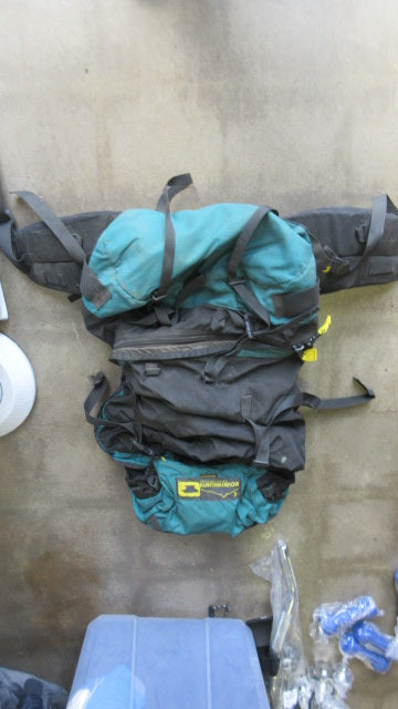 Load image into Gallery viewer, Used Mountainsmith Frostfire 53 Backpack
