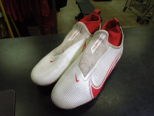 Load image into Gallery viewer, Used Nike Vapor Edge Pro360 Ghost Lace Football Cleat Size 8 Small Hole in Outer
