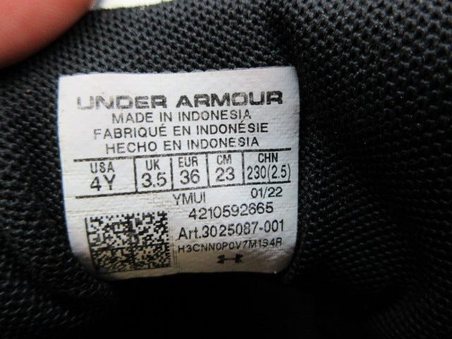 Load image into Gallery viewer, Used Under Armour Spotlight Franchise 2.0 RM Football Cleats - Size Youth 4
