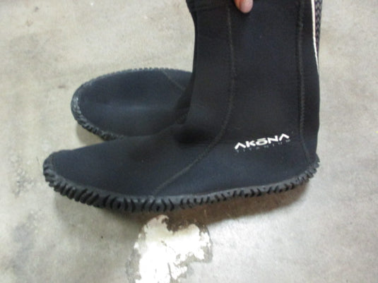 Used Akona Titanium Scuba Booties Size 9