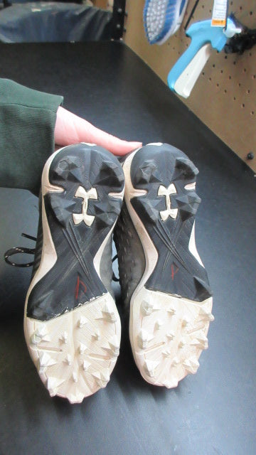 Load image into Gallery viewer, Used Under Armour Leadoff Baseball Cleats - Size Youth 1
