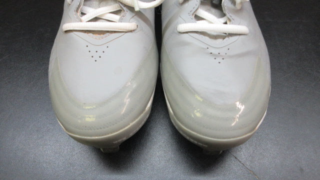 Load image into Gallery viewer, Used New Balance Men's 4040v5 Low Metal Baseball Cleats - Size 6.5
