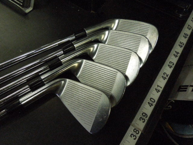 Load image into Gallery viewer, Used Callaway Razr X Muscleback 5pc Right Hand Iron Set 6-9 I and P Wedge
