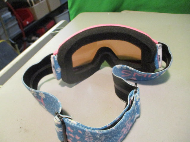 Load image into Gallery viewer, Used Smith Optics Youth Goggles
