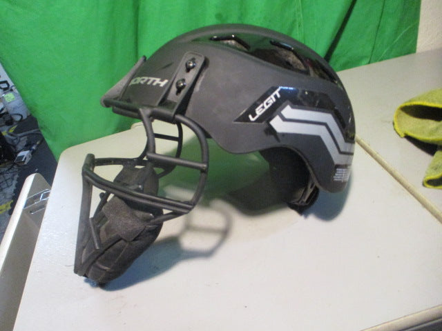 Load image into Gallery viewer, Used Worth Legit Slowpitch Softball Pitcher's Mask- Size 7-8
