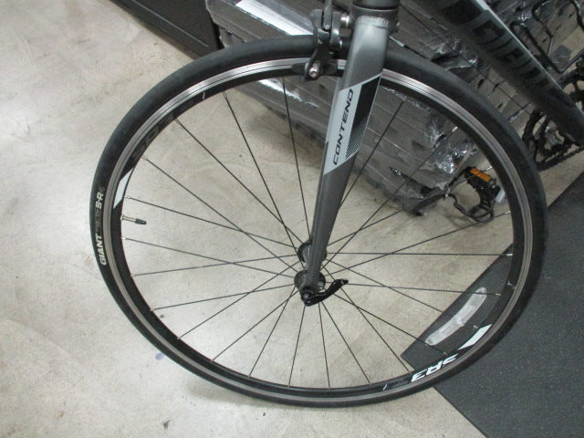 Load image into Gallery viewer, Used Giant Contend 26&quot; 16 Speed Road Bike
