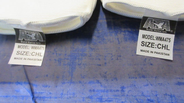 Load image into Gallery viewer, Used ATA Cloth Shin Guards Youth Size Large

