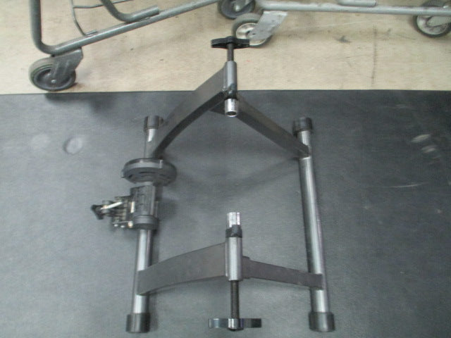 Load image into Gallery viewer, Used Gray Bicycle Trainer
