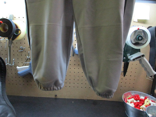Load image into Gallery viewer, Used Easton Elastic Bottom Baseball Pants - Size Large
