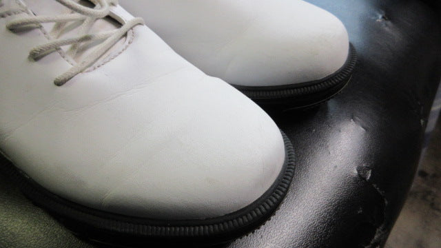 Load image into Gallery viewer, Used Fenlern Golf Shoes Adult Size 8.5
