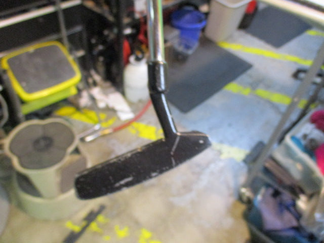 Load image into Gallery viewer, Used Stinger Series RH 33&quot; Putter
