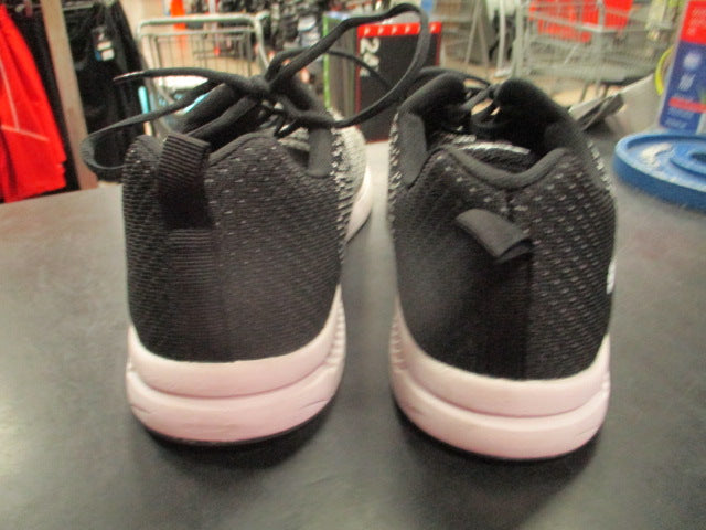 Load image into Gallery viewer, Used Strikeforce Bowling Shoes Size 10.5
