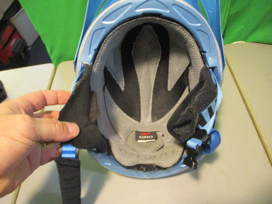 Used Giro G10 MX S153 Size Medium Snow helmet Light blue
