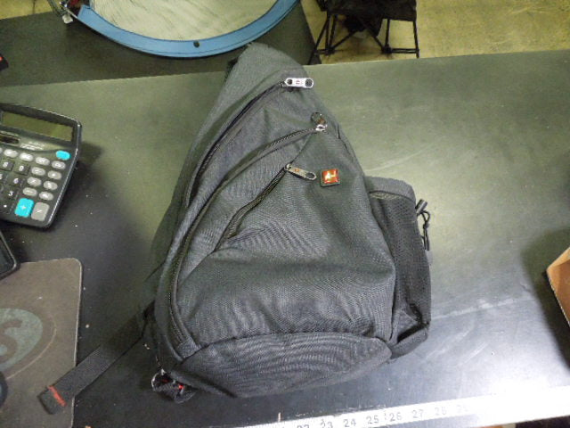 Load image into Gallery viewer, Used Swiss Tech Black Sling Shoulder Bag

