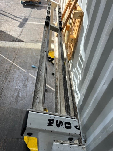 Load image into Gallery viewer, Used SAMSON White Commercial DUMBELL RACK 91&quot; 7.58 feet
