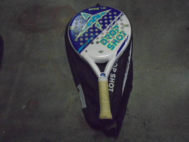 Load image into Gallery viewer, Used Drop Shot Spire 1.0 Padel Paddle w/ Cover
