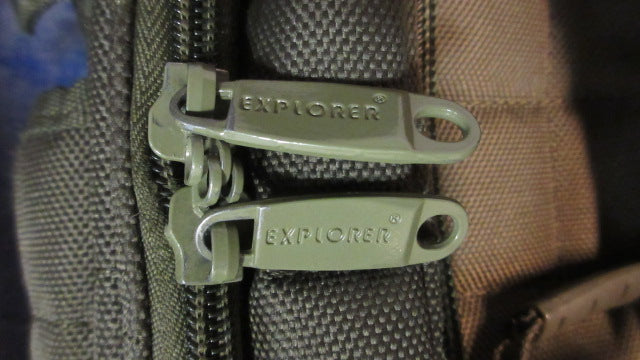 Load image into Gallery viewer, Used Explorer Green Range Bag - handle wear
