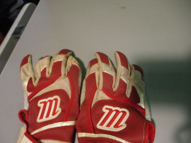 Load image into Gallery viewer, Used Marucci Youth Medium Batting Gloves
