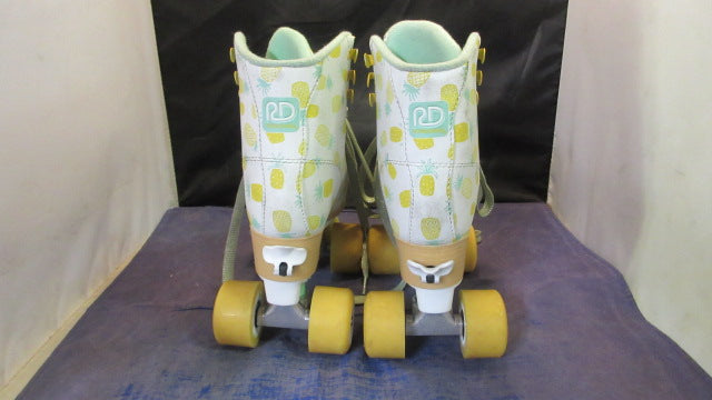 Load image into Gallery viewer, Used Roller Derby Candi Grl Lucy Roller Skates Youth Size 12 - 2 - small wear
