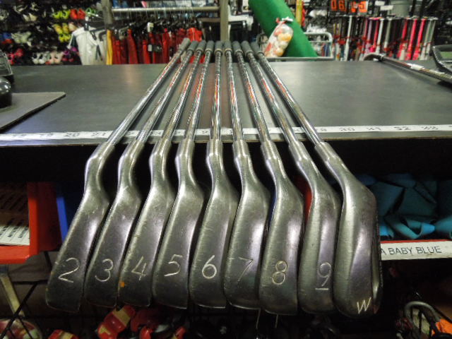 Load image into Gallery viewer, Used Ping EYE2 Black Dot 9pc Matching Serials 2-9 Iron &amp; Wedge RH Iron Set
